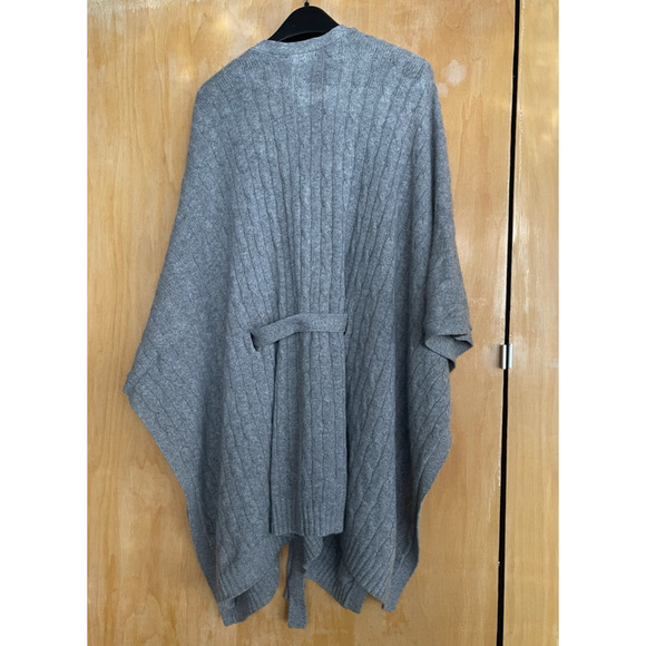 SAKS 5th Avenue Gray Cableknit 100% Cashmere Poncho Sweater Wrap XS/S Oversize - Picture 5 of 5